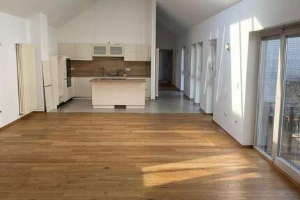 Wohnung Ludwigshafen am Rhein Rheingönheim - 4 Zimmer, 150 m&sup2;, 1.500&euro; | Angebot:26494275