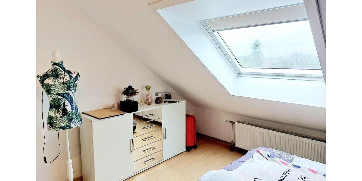 Dachgeschoßwohnung Dudenhofen - 3 Zimmer, 90 m&sup2;, 950&euro; | Angebot:26579068