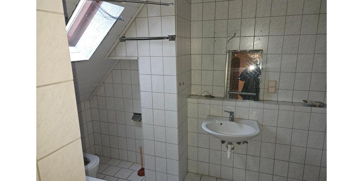 3 Zimmer Dachgeschoss Wohnung zu vermieten 3 zimmer