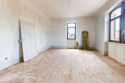 Als Wohnraum nutzbar Geschäftshaus mit Sanierungs- & Erweiterungspotential Blick auf die Haardt