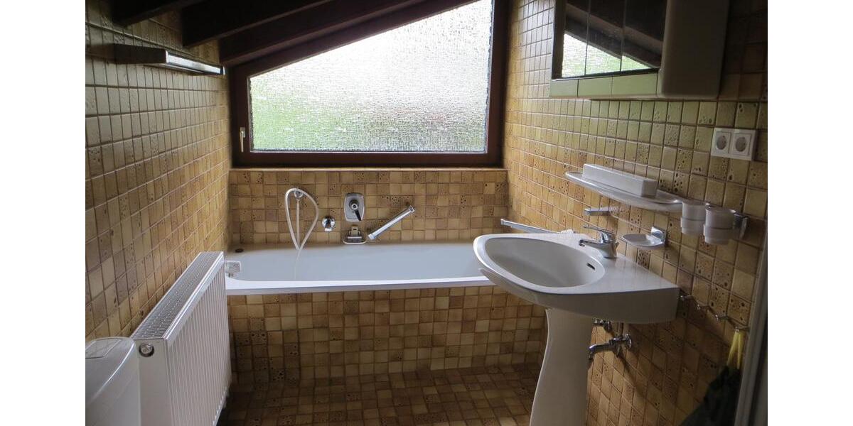 Dachgeschoßwohnung Bensheim - 2 Zimmer, 65 m&sup2;, 780&euro; | Angebot:25261863