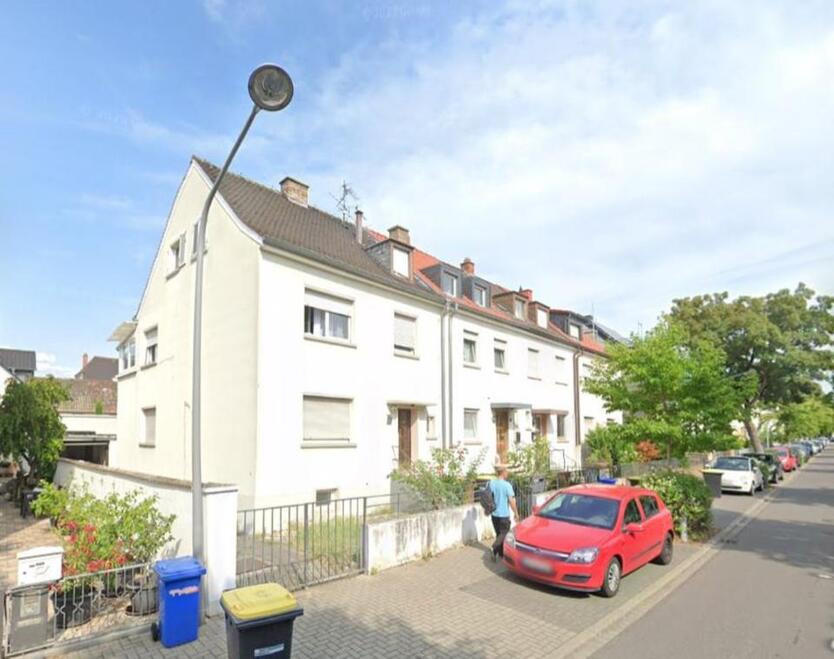 Reihenendhaus mit Garten, Garage, Stellplätze und Keller