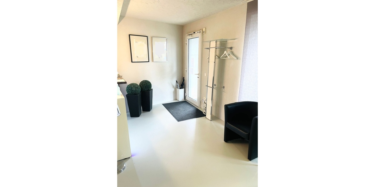 ~~ MODERNE GEWERBEFLÄCHE IN TOP LAGE MIT BUSVERBINDUNG VOR DER TÜR ~~ 2 zimmer