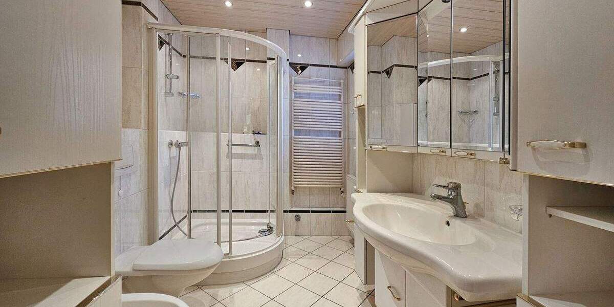 Mehrfamilienhaus, Wohnhaus Wiesloch - 4 Zimmer, 135 m&sup2;, 370.000&euro; | Angebot:25357066