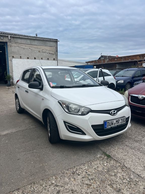 i20