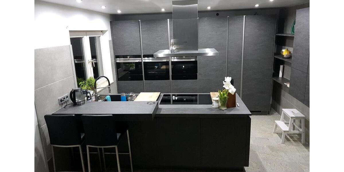 Großzügige 5-ZKB Etagenwohnung mit U-förmiger Dachterasse 5 zimmer