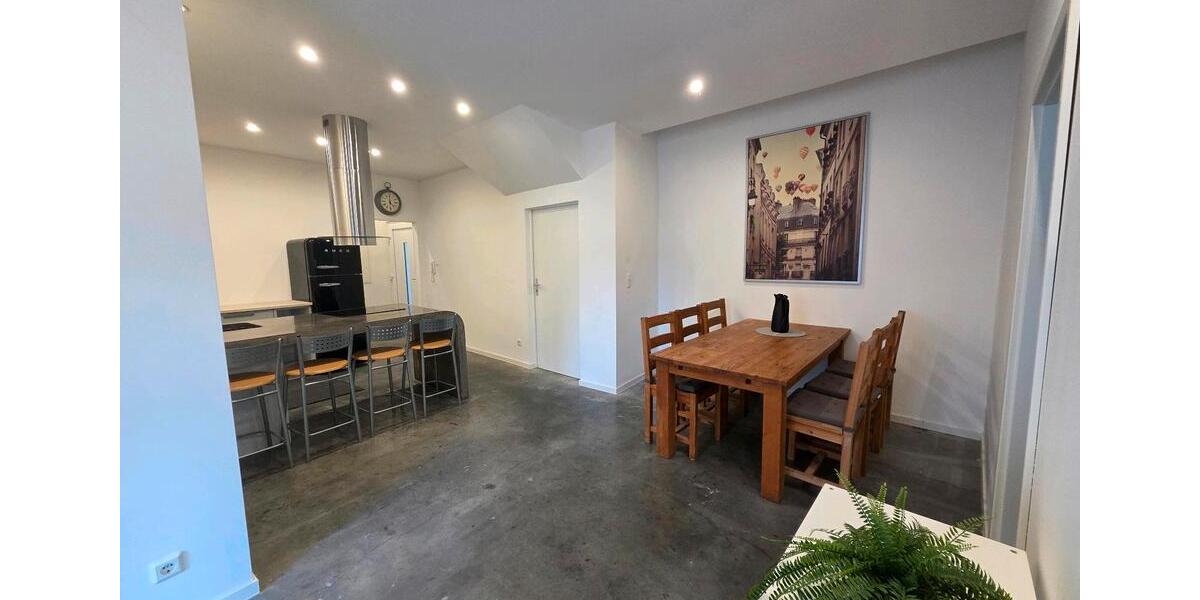 Erdgeschoßwohnung Waldsee - 5 Zimmer, 160 m&sup2;, 445&euro; | Angebot:25892173