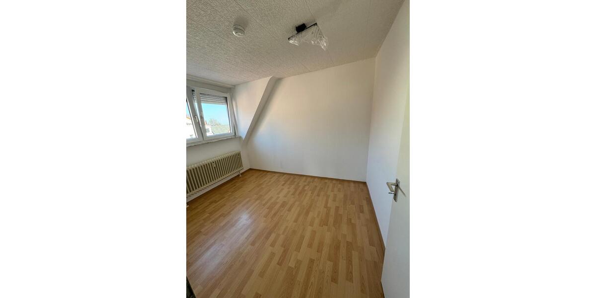 Dachgeschoßwohnung Wiesloch - 3 Zimmer, 53 m&sup2;, 750&euro; | Angebot:26237115