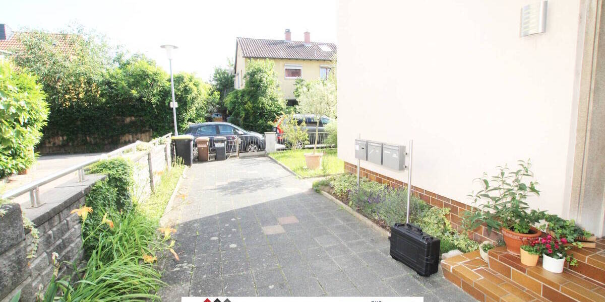 Schönes 3-Familienhaus, insg. 191m² Wohnfläche + 600m² Grundstück, inkl. 2 Garagen & Garten 1 zimmer