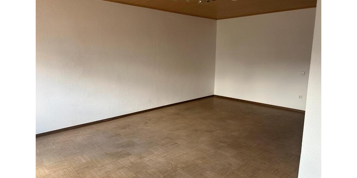 Etagenwohnung Schwetzingen - 3 Zimmer, 86 m&sup2;, 1.150&euro; | Angebot:25305324