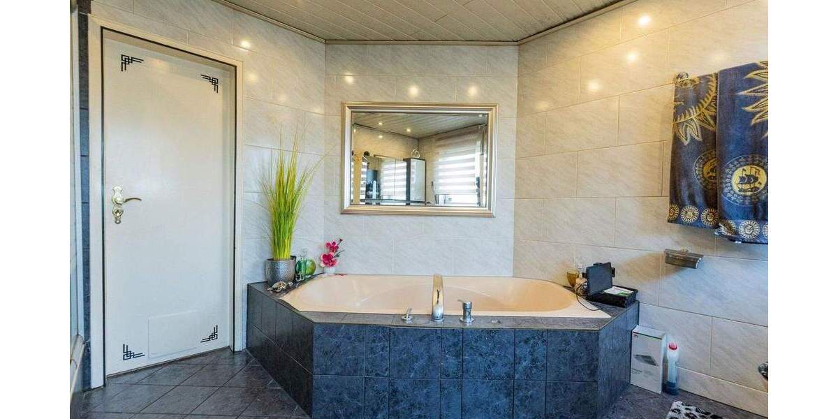 Einfamilienhaus Mannheim Käfertal - 6 Zimmer, 251 m&sup2;, 698.000&euro; | Angebot:25654268