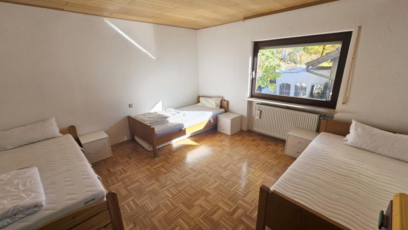 ObjNr:19765 - Sehr gepflegtes 3-Fam. Haus mit Garage, Terrasse und Balkon in Gorxheimertal 8.5 zimmer