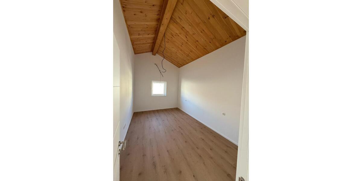 Dachgeschoßwohnung Ludwigshafen am Rhein Edigheim - 3.5 Zimmer, 85 m&sup2;, 305.000&euro; | Angebot:24526937