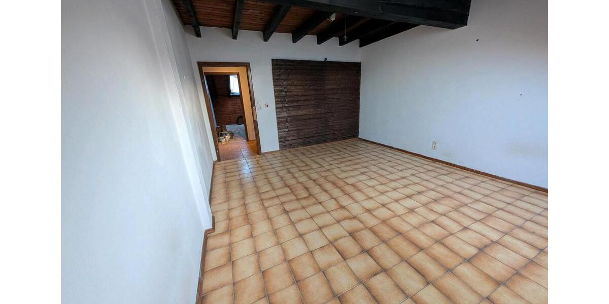 Dachgeschoßwohnung Lautertal (Odenwald) - 5 Zimmer, 135 m&sup2;, 1.100&euro; | Angebot:26030531