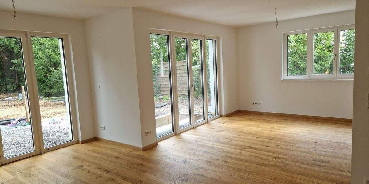 In Uni- Nähe, ansprechend und barrierefrei, 4 - Zi.- Wohnung mit großer Terrasse und TG- Stellplatz 4 zimmer