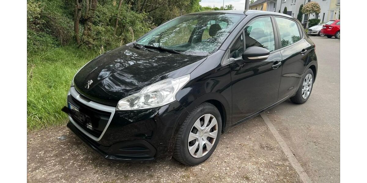 Peugeot 208 147.000 km 5.490 &euro; Lampertheim 68623