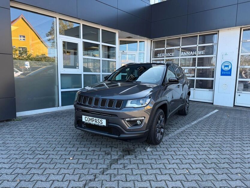 Jeep Compass 76.000 km 22.800 € Mannheim 68169