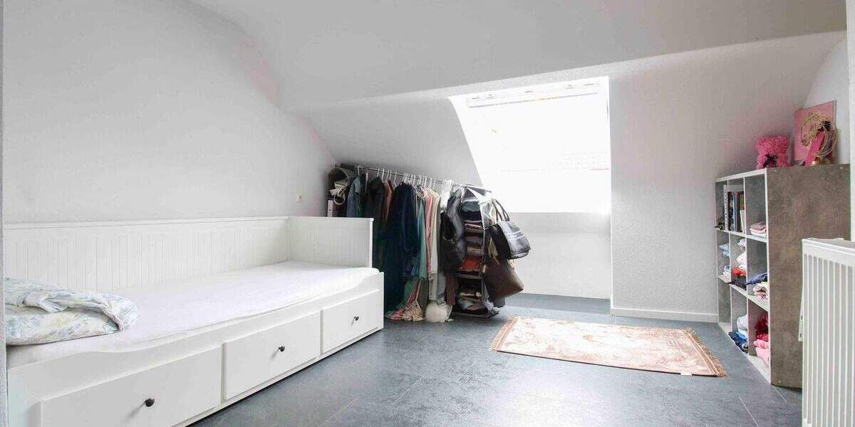 Hockenheim-Highlight - Modernisiertes Zweifamilienhaus mit Charme und Platz 6 zimmer