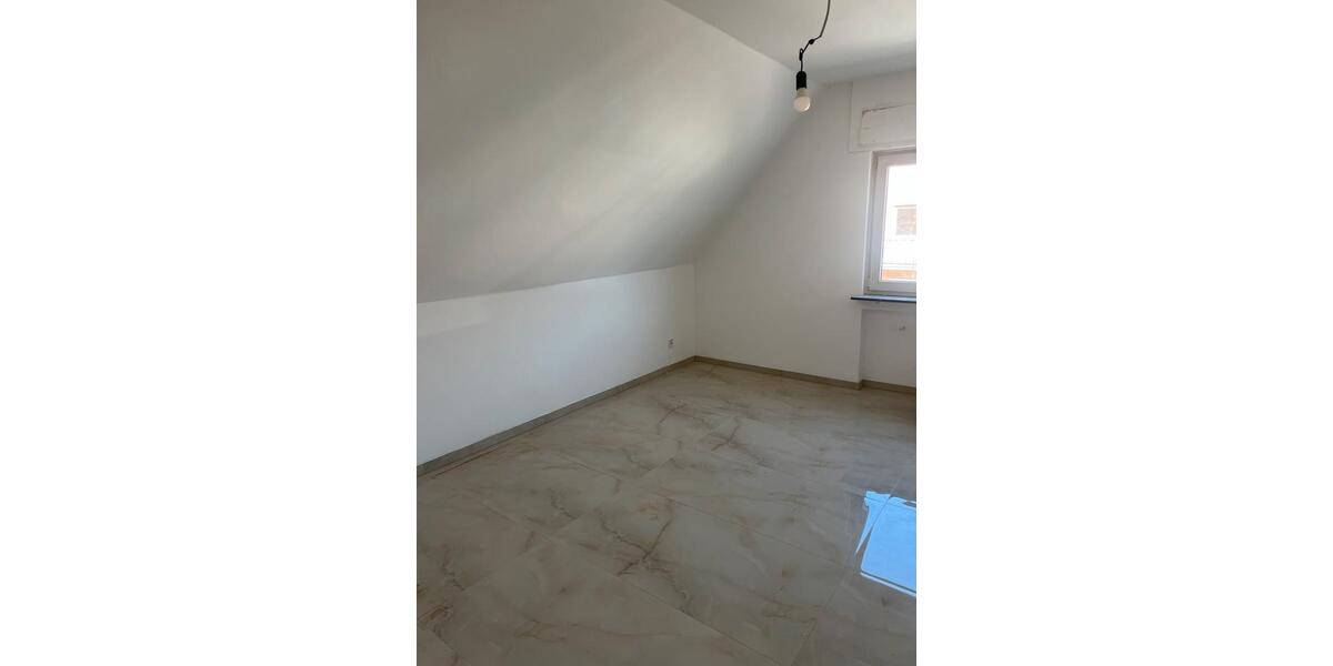 Dachgeschoßwohnung Bensheim - 3 Zimmer, 70 m&sup2;, 1.000&euro; | Angebot:27628758