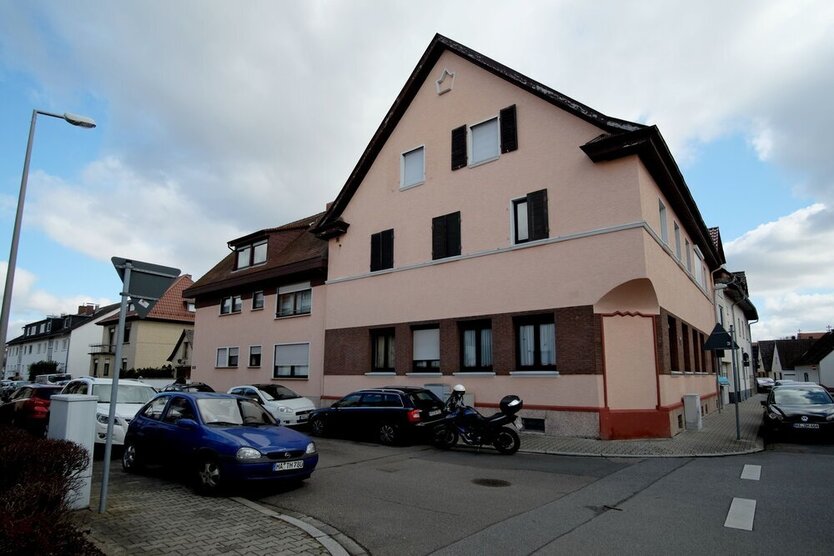 Kleines Reich in altem Haus aber liebenswert