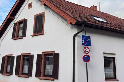 Haus Bad Dürkheim - 5 Zimmer, 170 m&sup2;, 1.500&euro; | Angebot:25756085