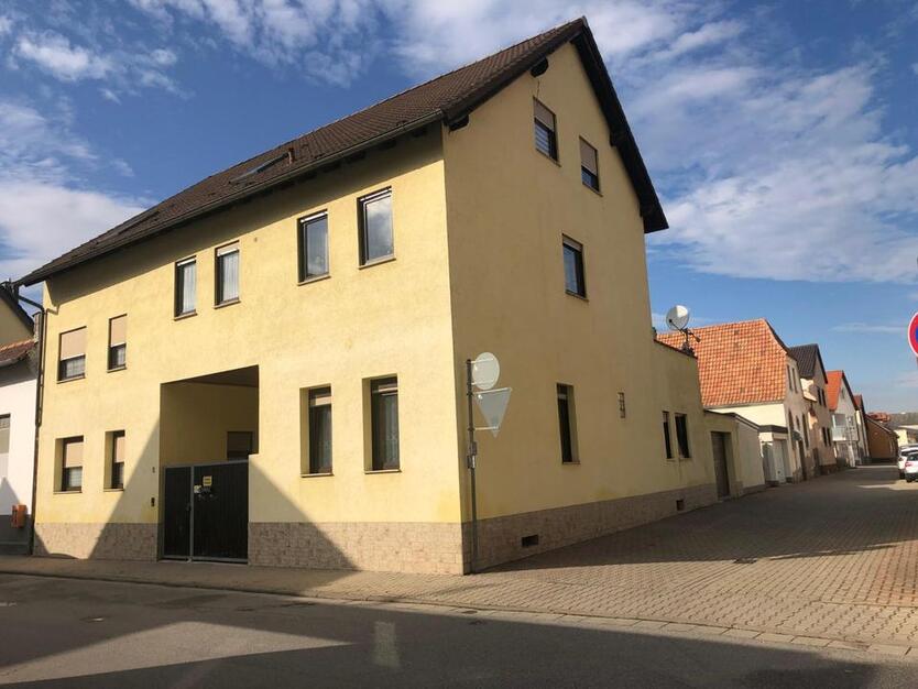 Provisionsfrei: 6-Zimmer-Doppelhaushälfte mit neuer Wärmepumpe