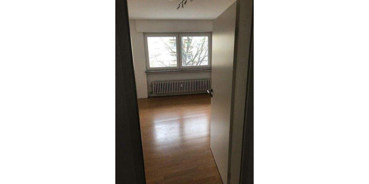 Etagenwohnung Ludwigshafen Mitte - 6 Zimmer, 130 m&sup2;, 1.075&euro; | Angebot:24825864