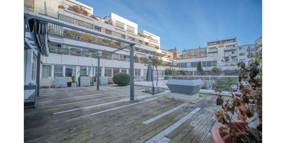 Urbanes Wohnen mit Stil: 128?m², Top-Lage & 2 Tiefgaragenplätze - ab sofort bei realunis 3 zimmer