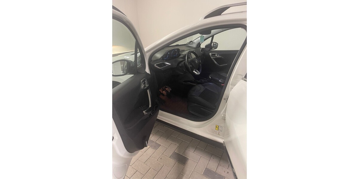 Peugeot 2008 70.400 km 12.200 &euro; Mannheim 68159