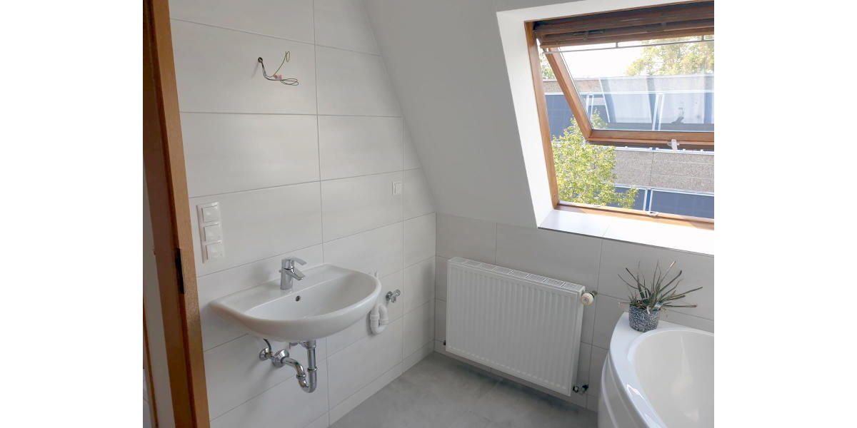 ObjNr:18661 - Sanierte 4-Zimmer ETW mit Balkon mit Blick über Ludwigshafen - Dachgeschoßwohnung Ludwigshafen am Rhein | Angebot:15064599