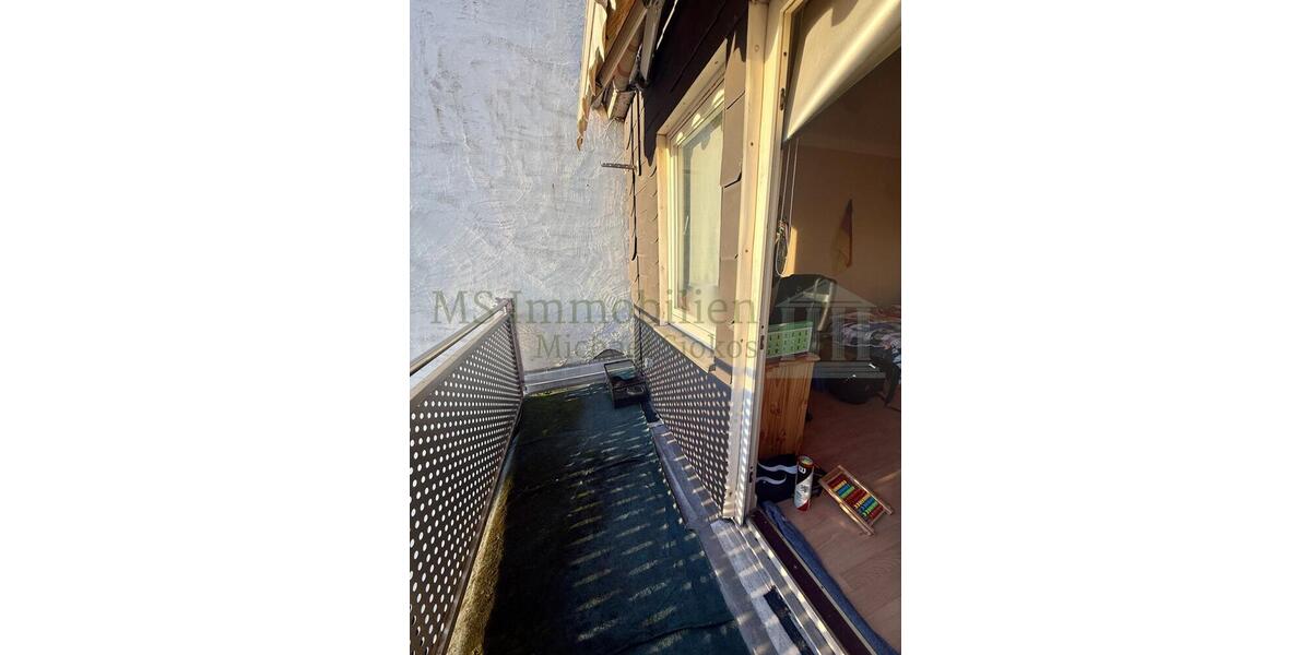 Dachgeschoßwohnung Bensheim - 3 Zimmer, 92 m&sup2;, 1.100&euro; | Angebot:24978435