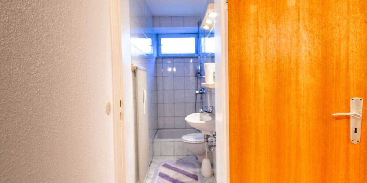 3 ZKB DG & 2 ZKB Souterrain Whg Sofort beziehbar Garage & 2 Stellplätze inkl 5 zimmer