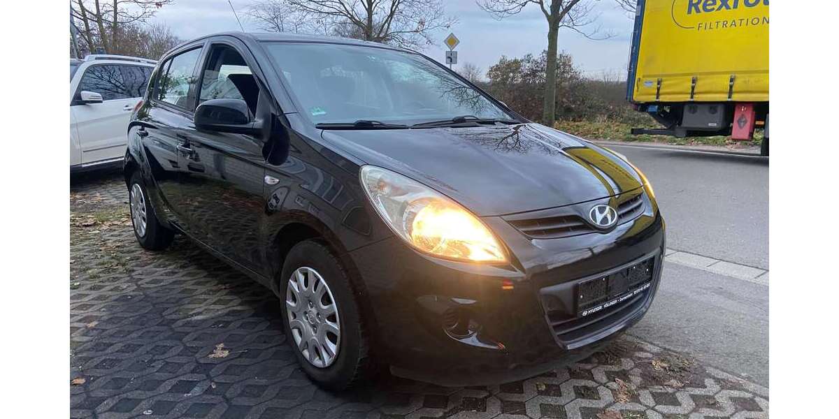 Hyundai i20 171.000 km 2.400 &euro; Hockenheim 68766