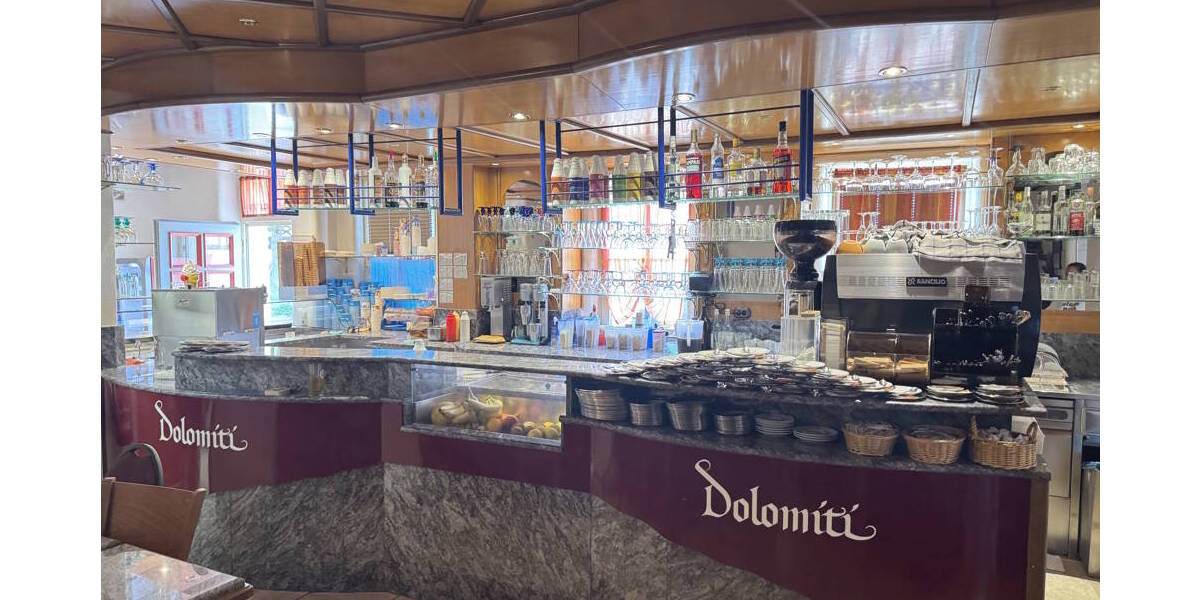 Historisches Gebäude - geschichtsträchtiger Ort: Wohn-Geschäftshaus im Schatten der Königshalle! zimmer