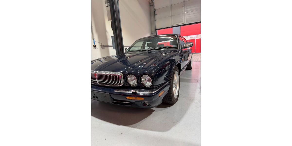 Jaguar Daimler 218.000 km 12.500 &euro; Oberhausen-Rheinhausen 68794