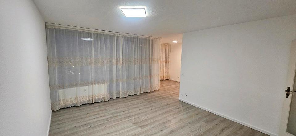 Frisch renovierte 2,5-Zimmer-Wohnung mit Balkon 2.5 zimmer