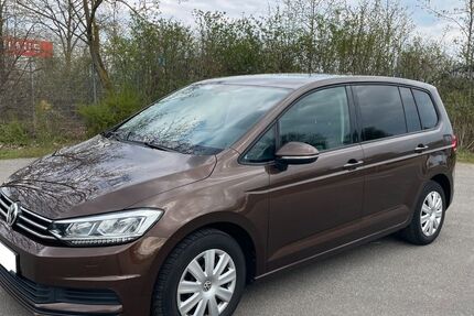 VW Touran 131.800 km 12.890 &euro; Mannheim 68309