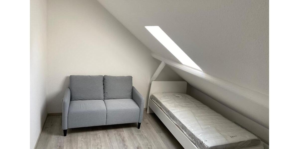 Dachgeschoßwohnung Mannheim Niederfeld - 1 Zimmer, 14 m&sup2;, 330&euro; | Angebot:24453090