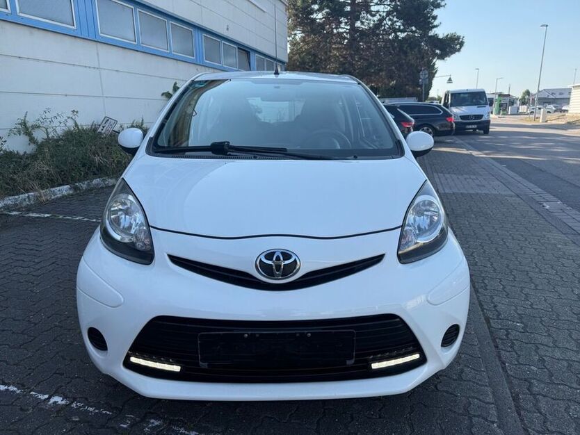 Aygo (X)