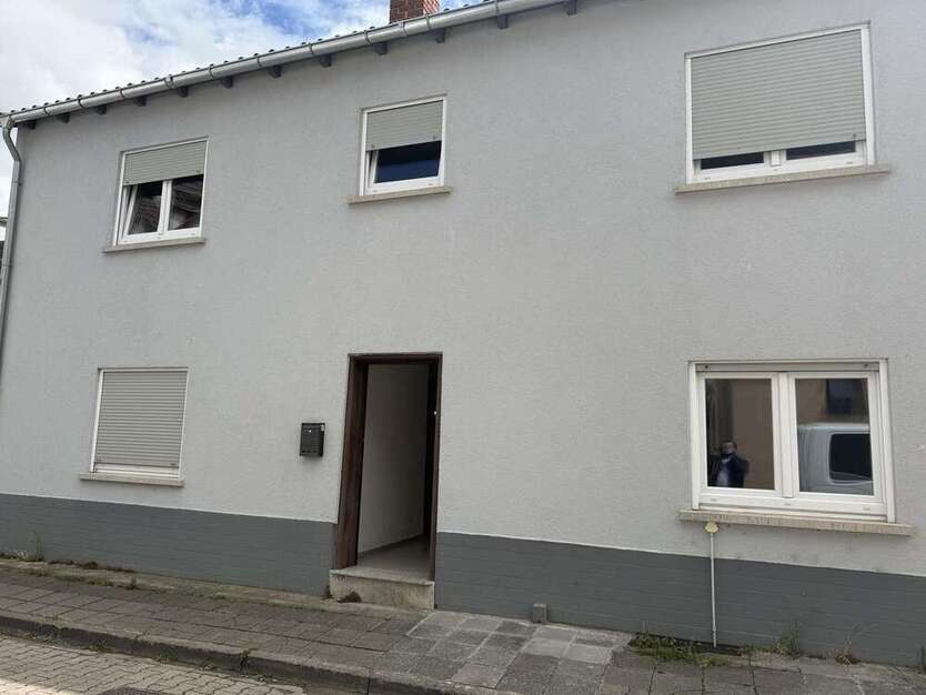 Haus zum Mieten in Worms 1.100 € 115 m²