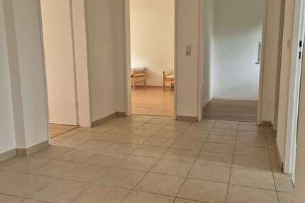 Wohnung zum Mieten in Bruchköbel 860 € 89.7 m²