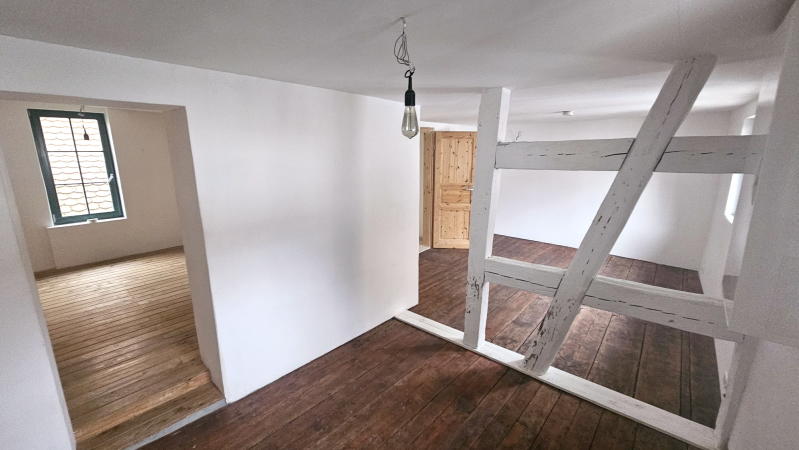 ObjNr:19666 - Ruhig gelegenes EFH (Haus- Hofbauweise) in 2. Reihe in Neustadt-MUSSBACH 4 zimmer