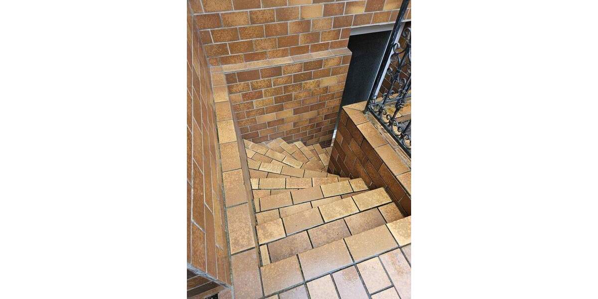 Mehrfamilienhaus, Wohnhaus Ludwigshafen Rheingönheim - 8 Zimmer, 206 m&sup2;, 550.000&euro; | Angebot:25717517