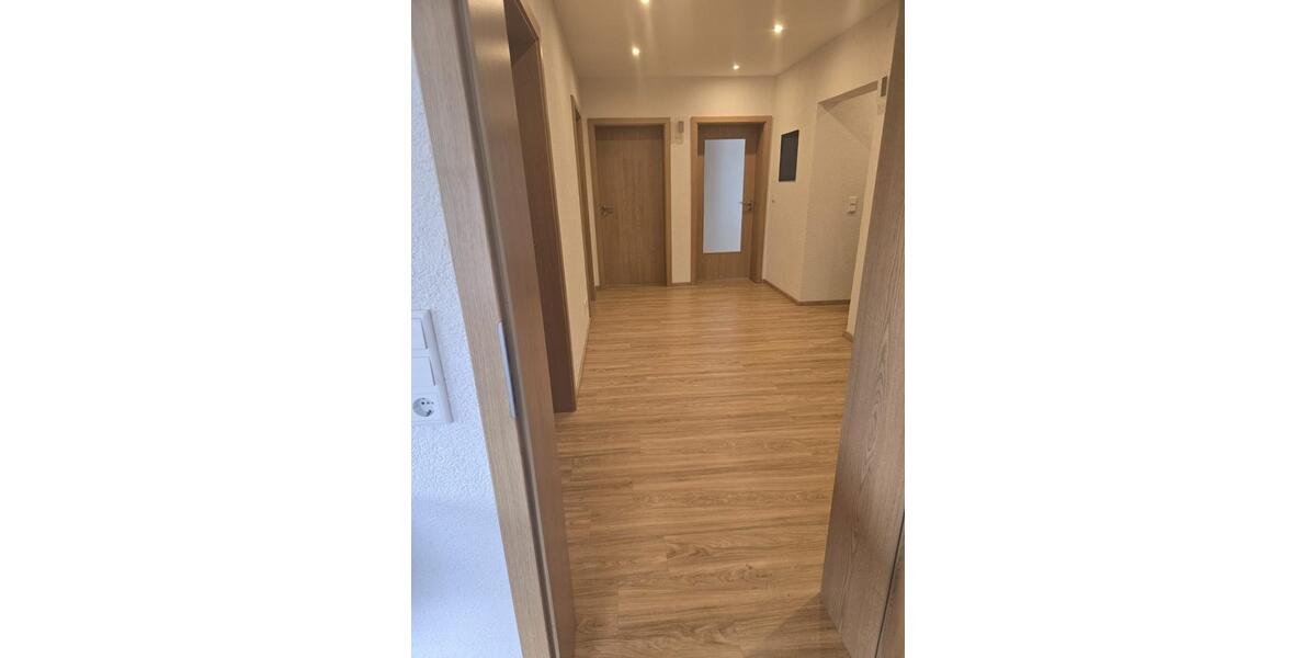 Etagenwohnung Mörlenbach - 5 Zimmer, 126 m&sup2;, 1.440&euro; | Angebot:25379913