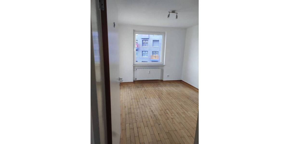 Etagenwohnung Mannheim Käfertal - 7 Zimmer, 167 m&sup2;, 2.080&euro; | Angebot:26806947