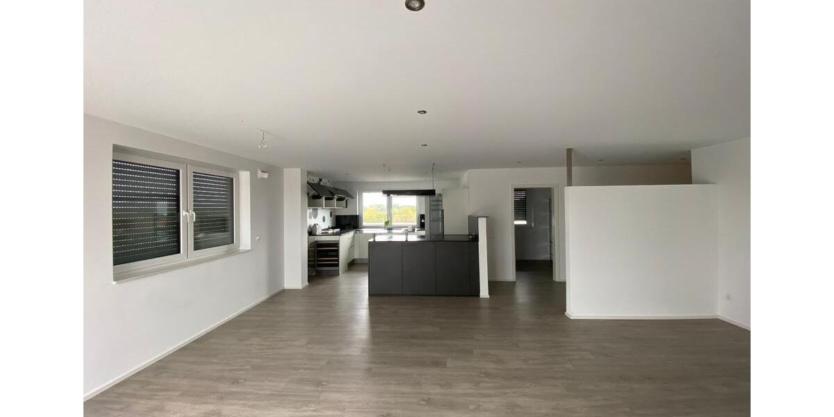 Einfamilienhaus Hockenheim - 3 Zimmer, 155 m&sup2;, 1.800&euro; | Angebot:25285346