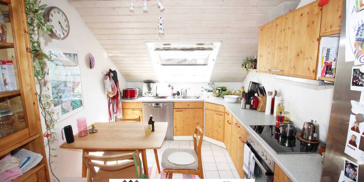 Schönes 3-Familienhaus, insg. 191m² Wohnfläche + 600m² Grundstück, inkl. 2 Garagen & Garten 1 zimmer