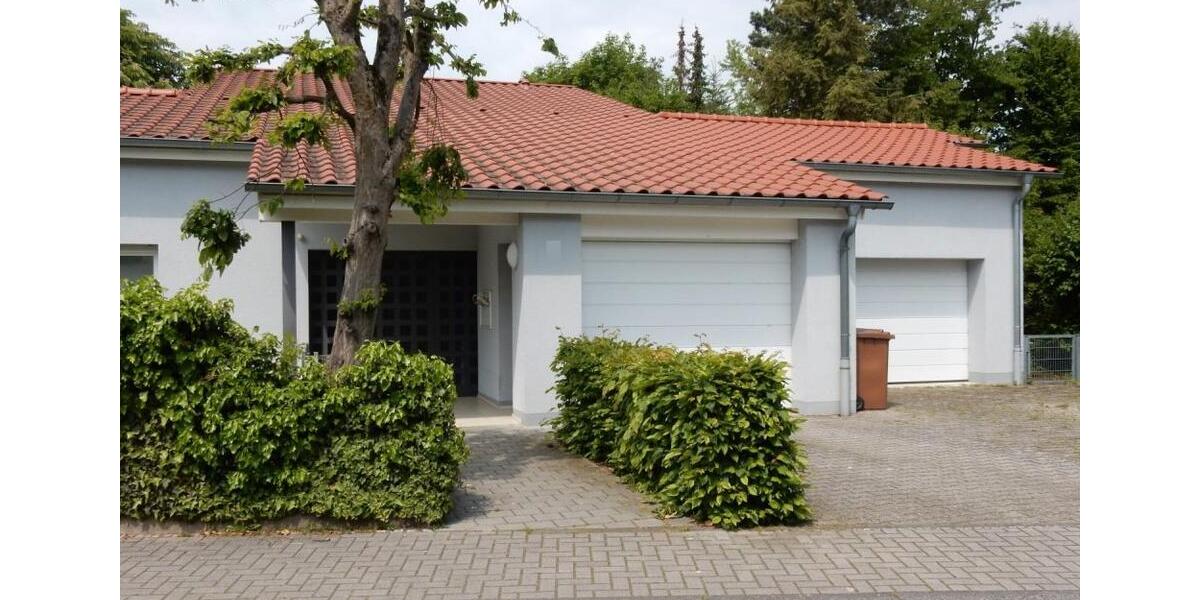 Doppelhaushälfte Schwetzingen - 7 Zimmer, 180 m&sup2;, 2.100&euro; | Angebot:26241969