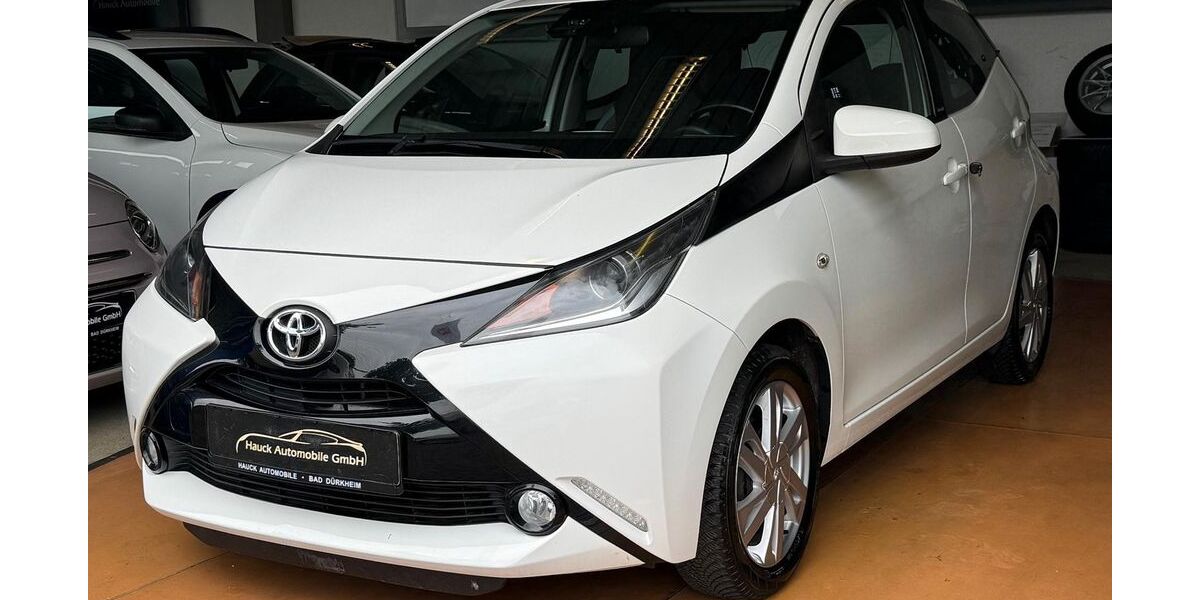 Toyota Aygo (X) 97.097 km 7.890 &euro; Bad Dürkheim 67098