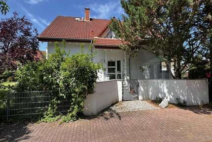 Haus Lampertheim - 11 Zimmer, 247 m&sup2;, 710.000&euro; | Angebot:25471700